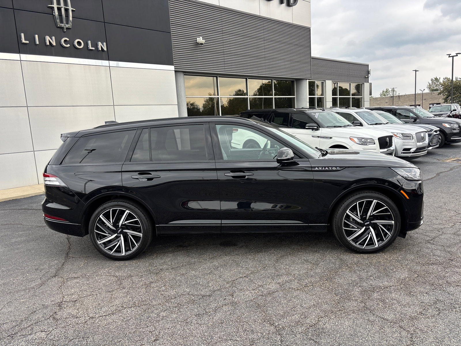 2025 Lincoln Aviator Black Label