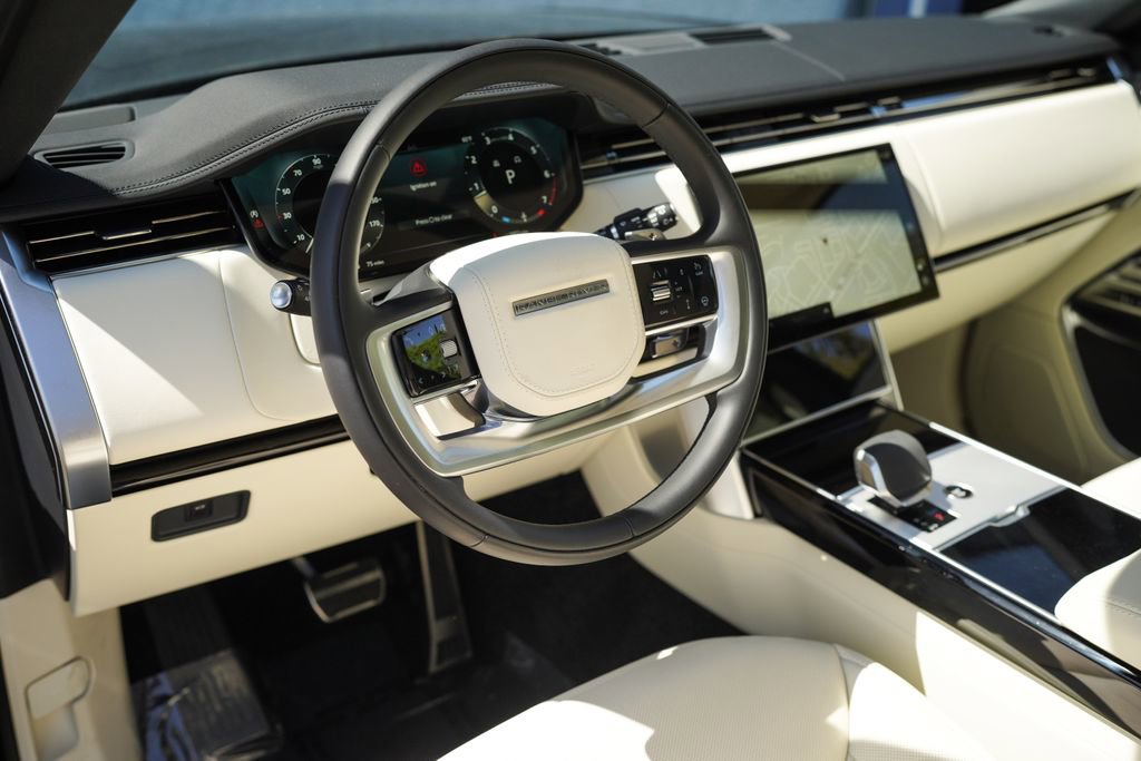 2025 Land Rover Range Rover SE