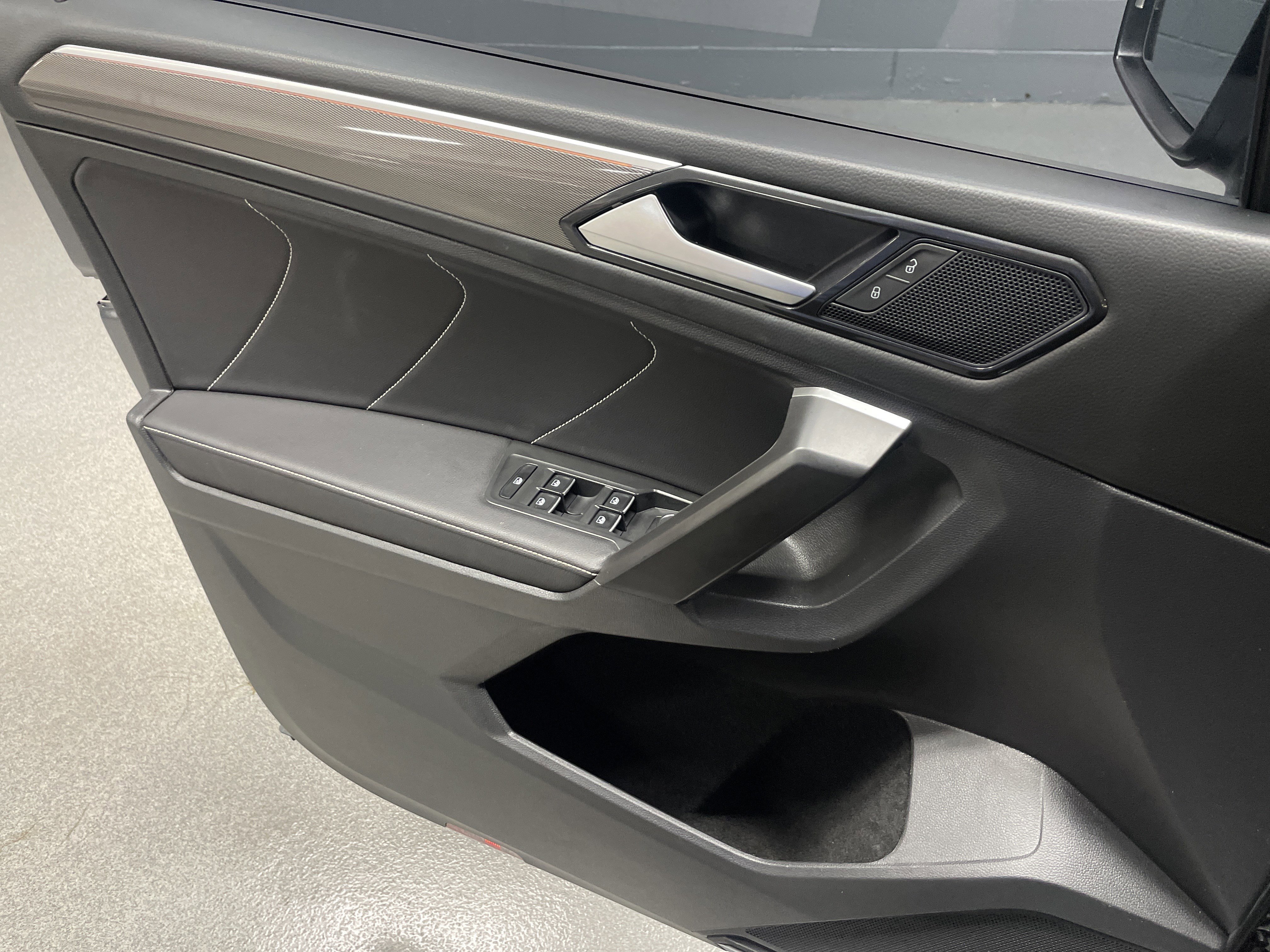 2023 Volkswagen Tiguan SE R-Line