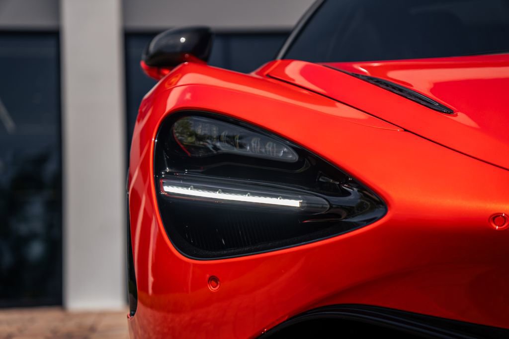 Used 2021 McLaren 720S Performance photo 9