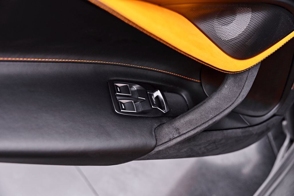 Used 2025 McLaren 750S Spider photo 52
