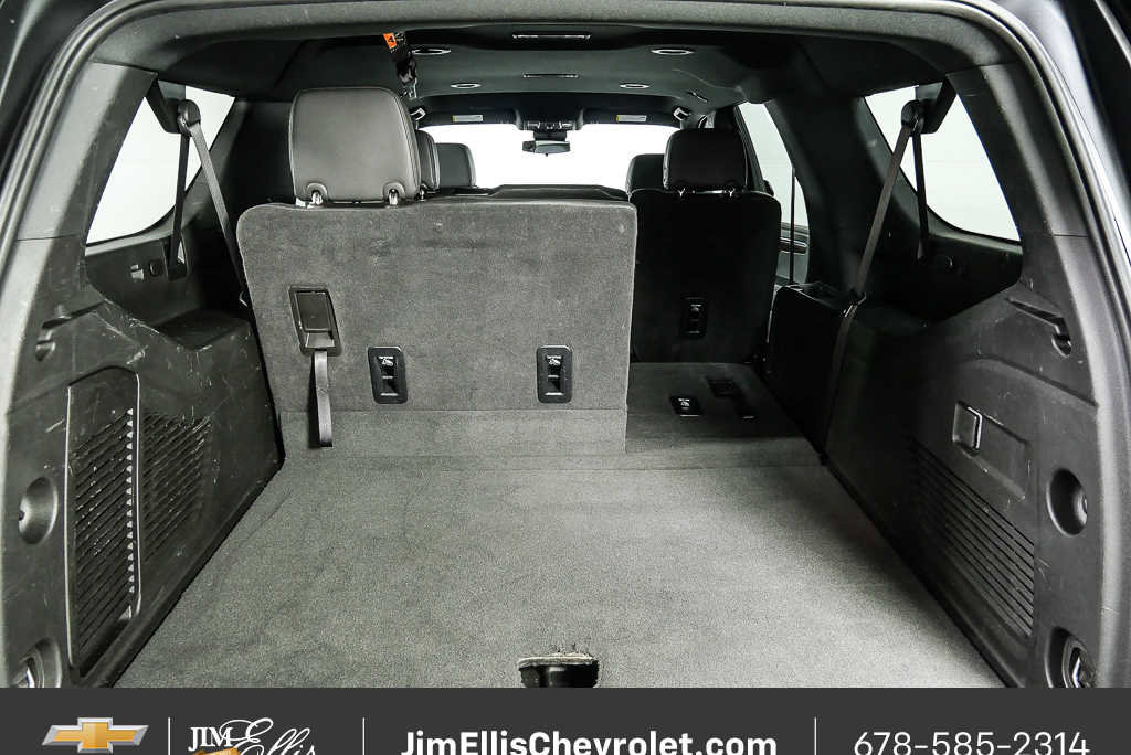 2025 Chevrolet Suburban LT