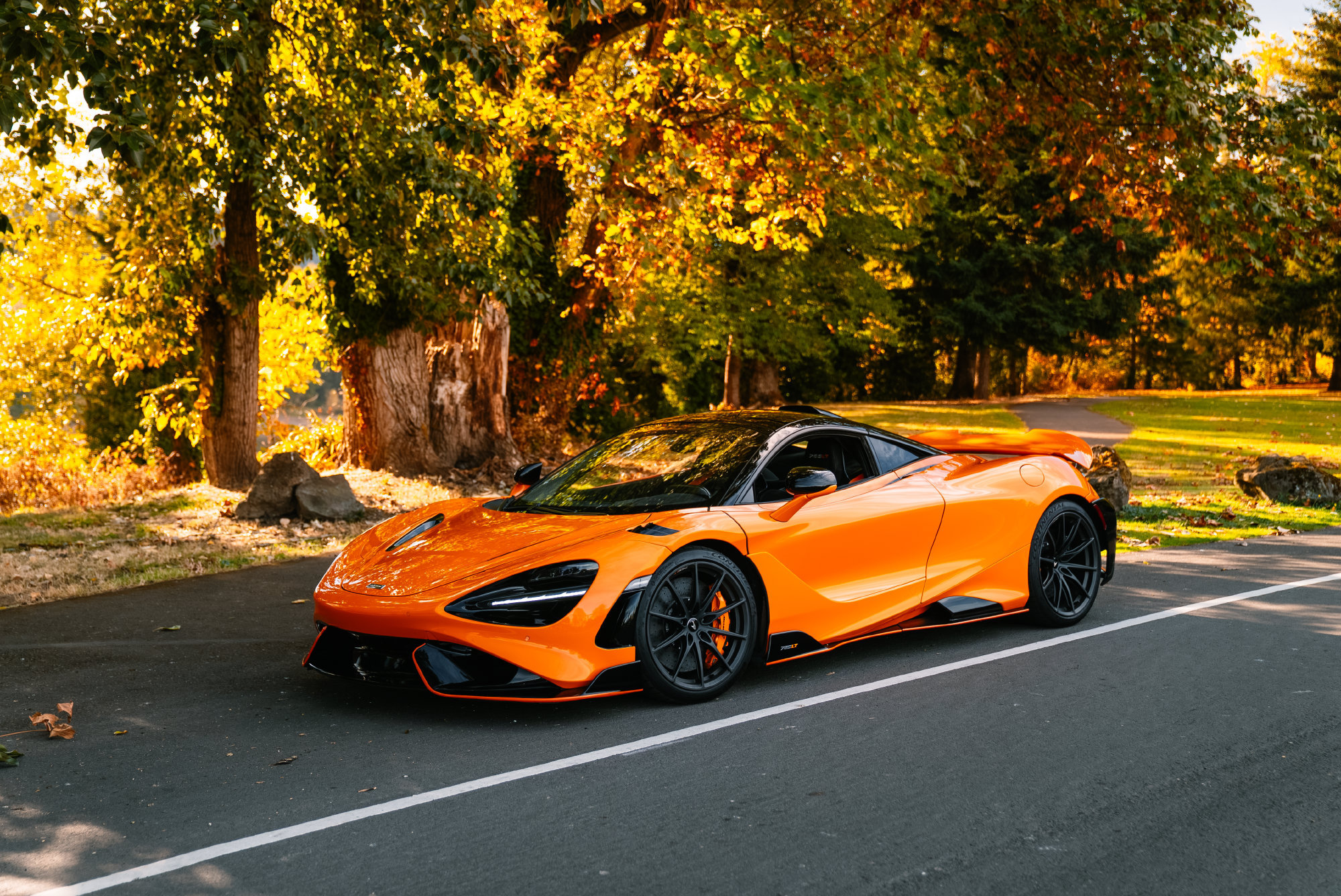 Used 2021 McLaren 765LT photo 12
