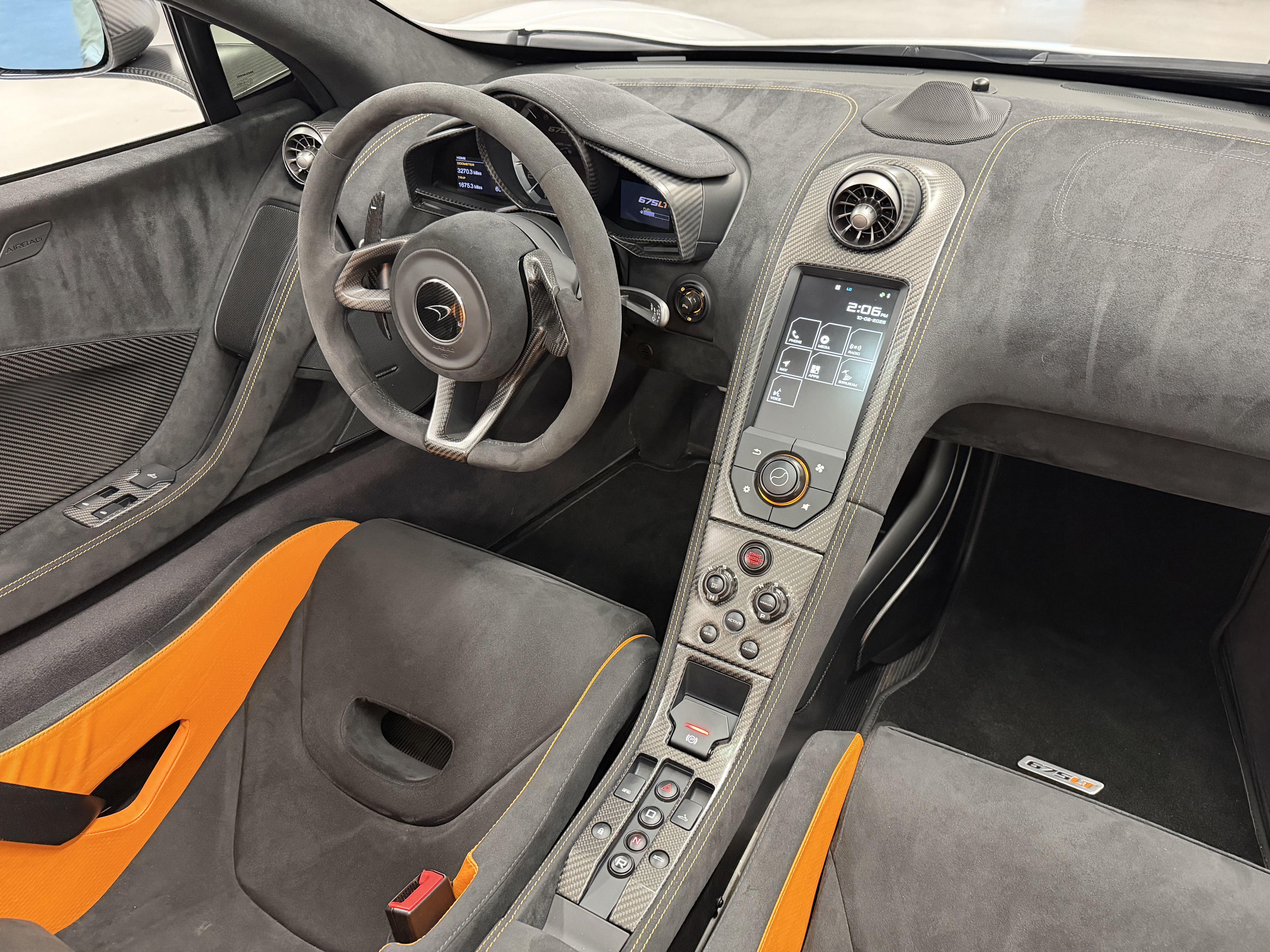 Used 2016 McLaren 675LT Spider photo 27