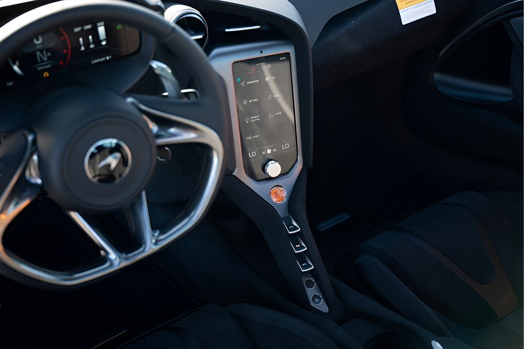 New 2026 McLaren 750S photo 42