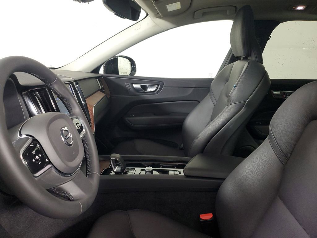 2024 Volvo Xc60 B5 Plus