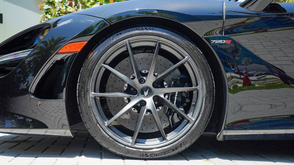 Used 2021 McLaren 720S Spider photo 11