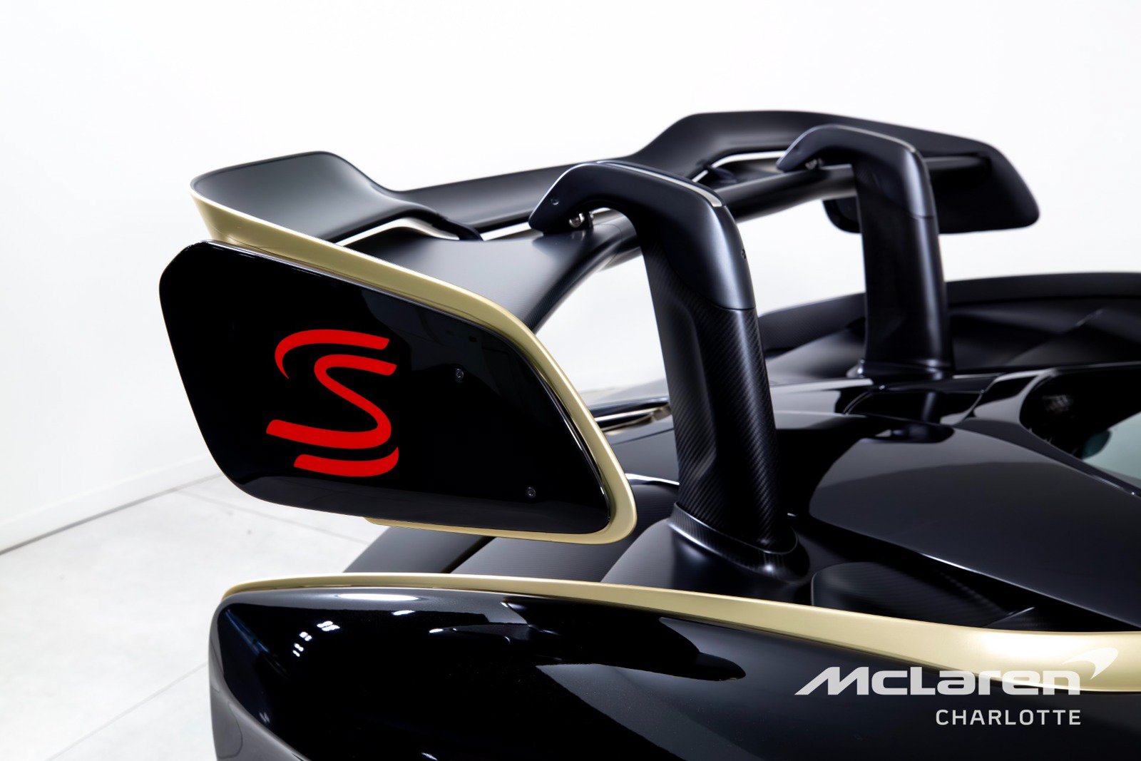 Used 2019 McLaren Senna photo 37
