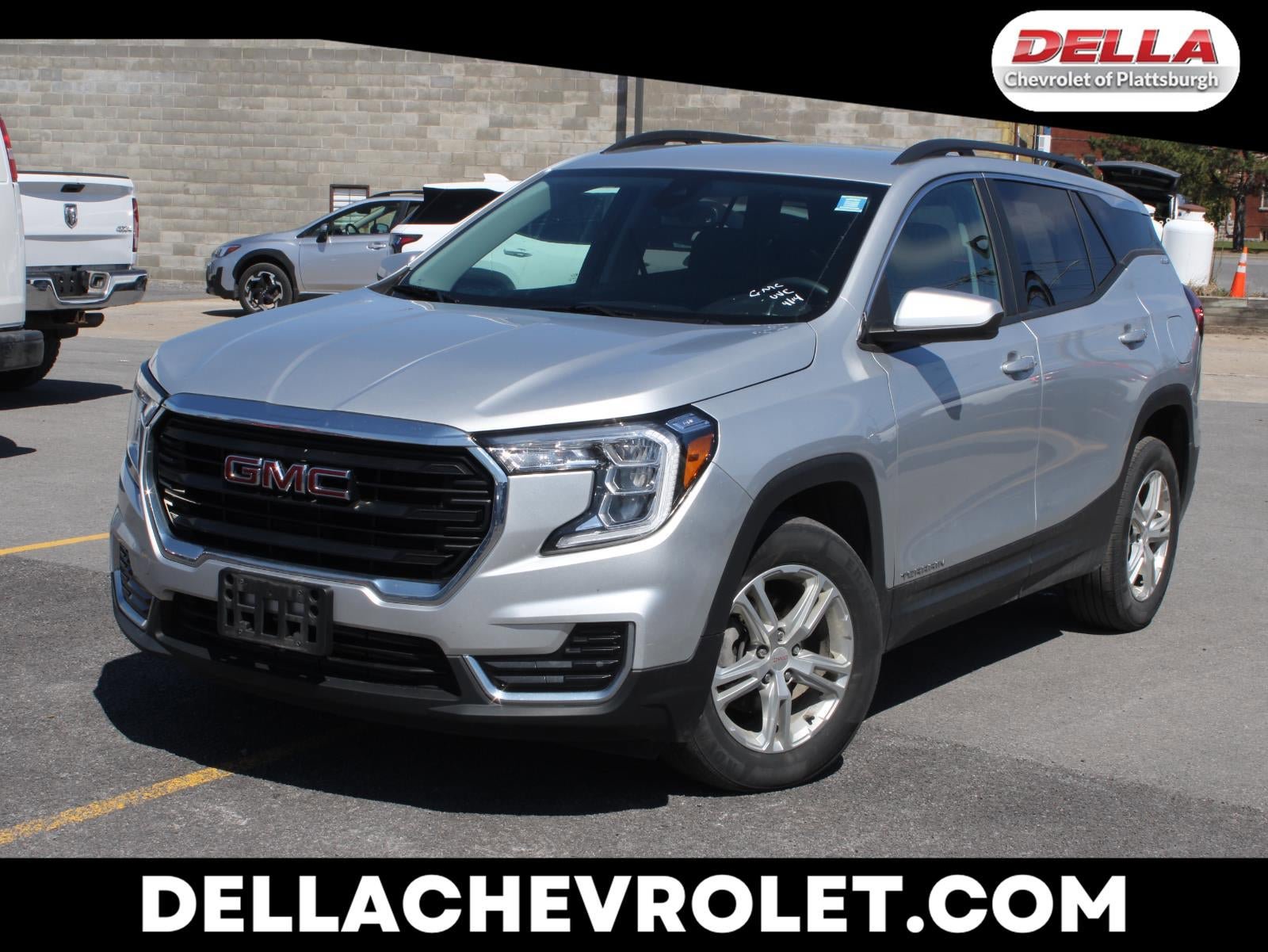 Used 2022 GMC Terrain SLE w/ Driver Convenience Package