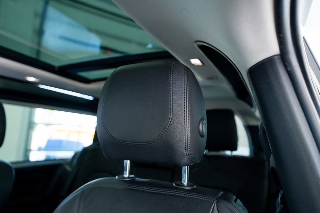 2024 Land Rover Defender 90 S