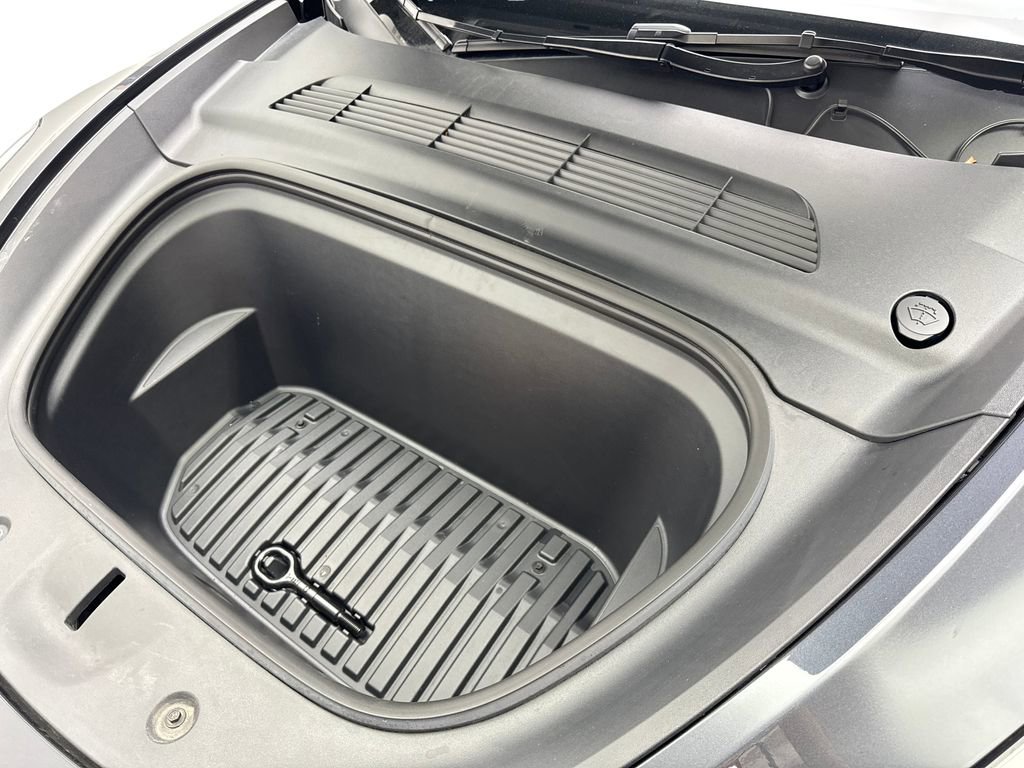 2024 Tesla Model Y Performance