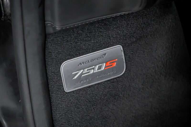 Used 2025 McLaren 750S Spider photo 24