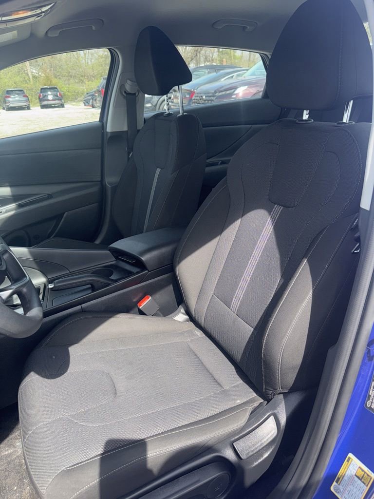 2025 Hyundai Elantra SE