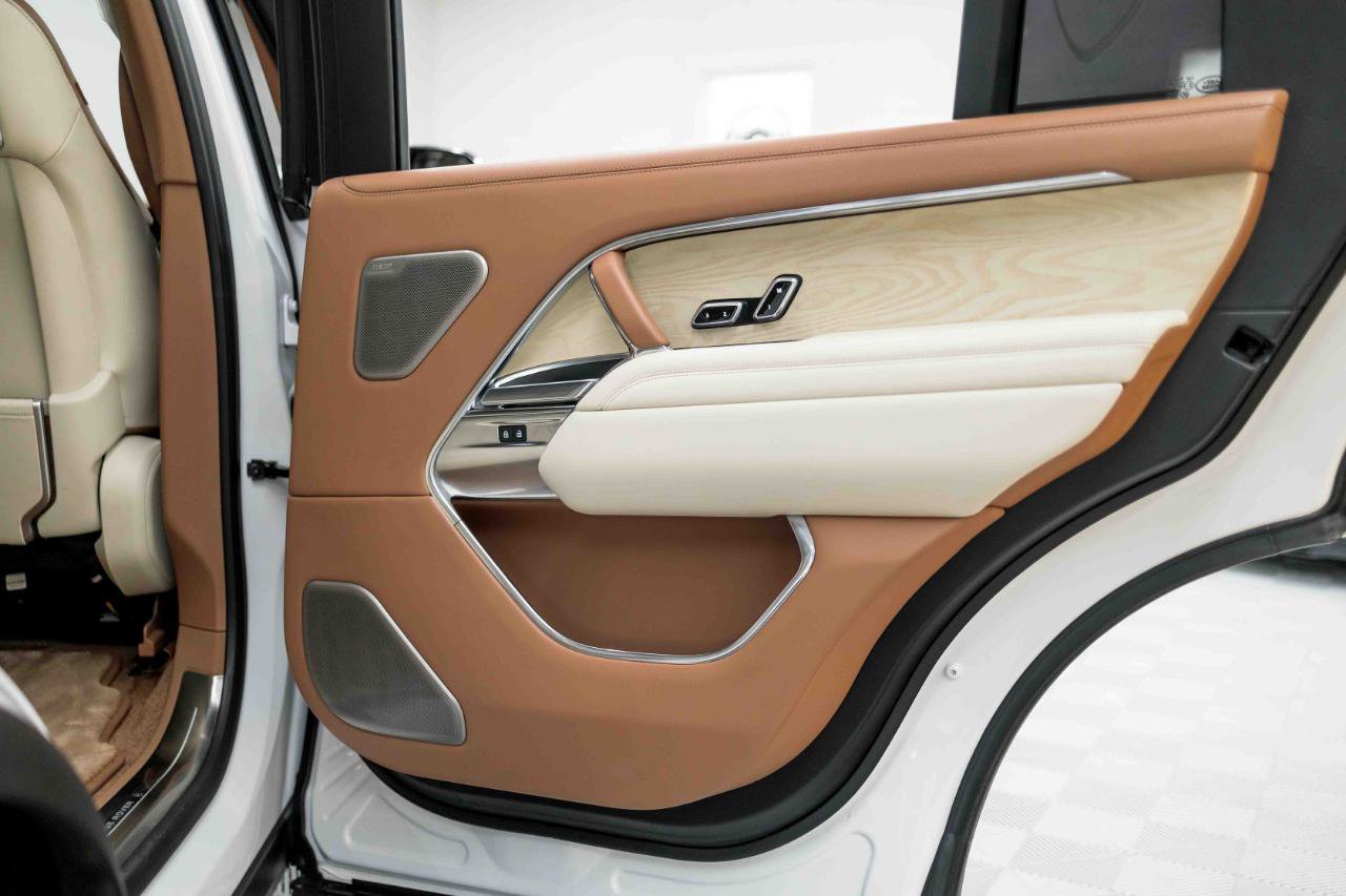 2024 Land Rover Range Rover SV