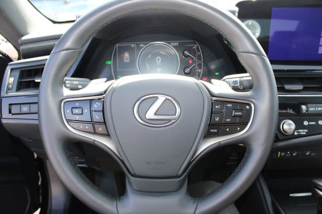 2025 Lexus ES 300h