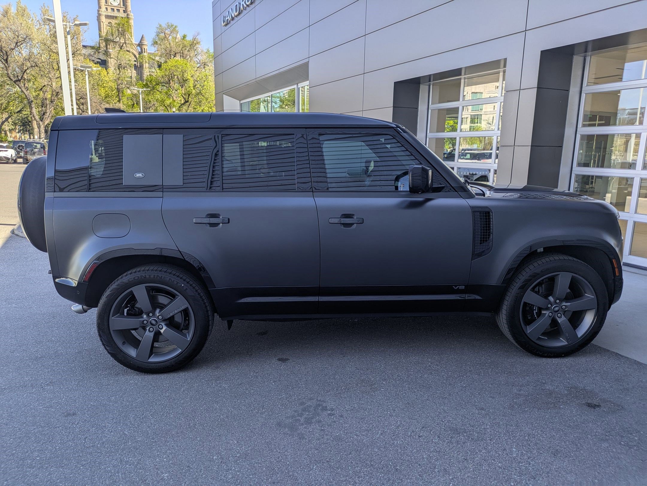 2024 Land Rover Defender 110 Carpathian Edition