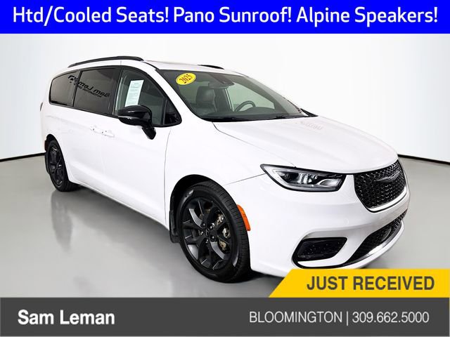 Used 2025 Chrysler Pacifica Limited