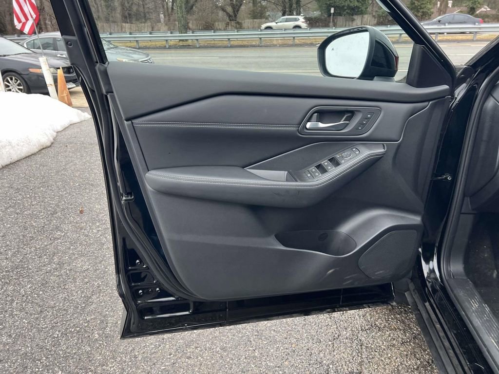 2025 Nissan Rogue SL