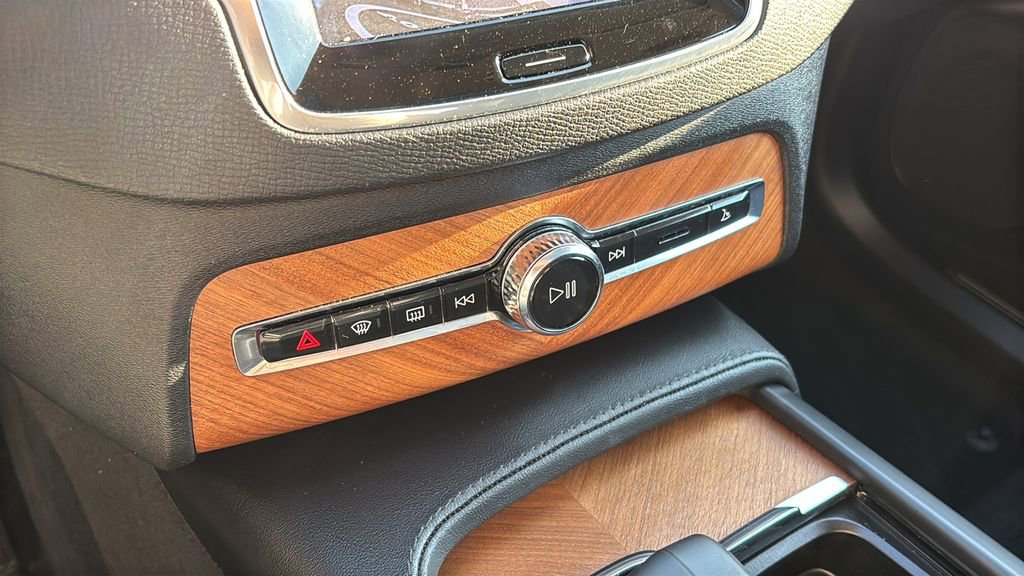 2023 Volvo Xc90 B6 Core