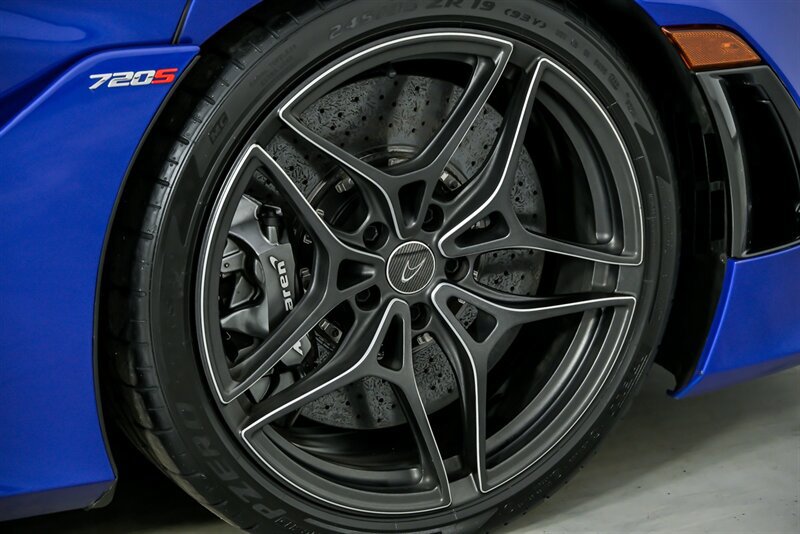 Used 2019 McLaren 720S Performance photo 17