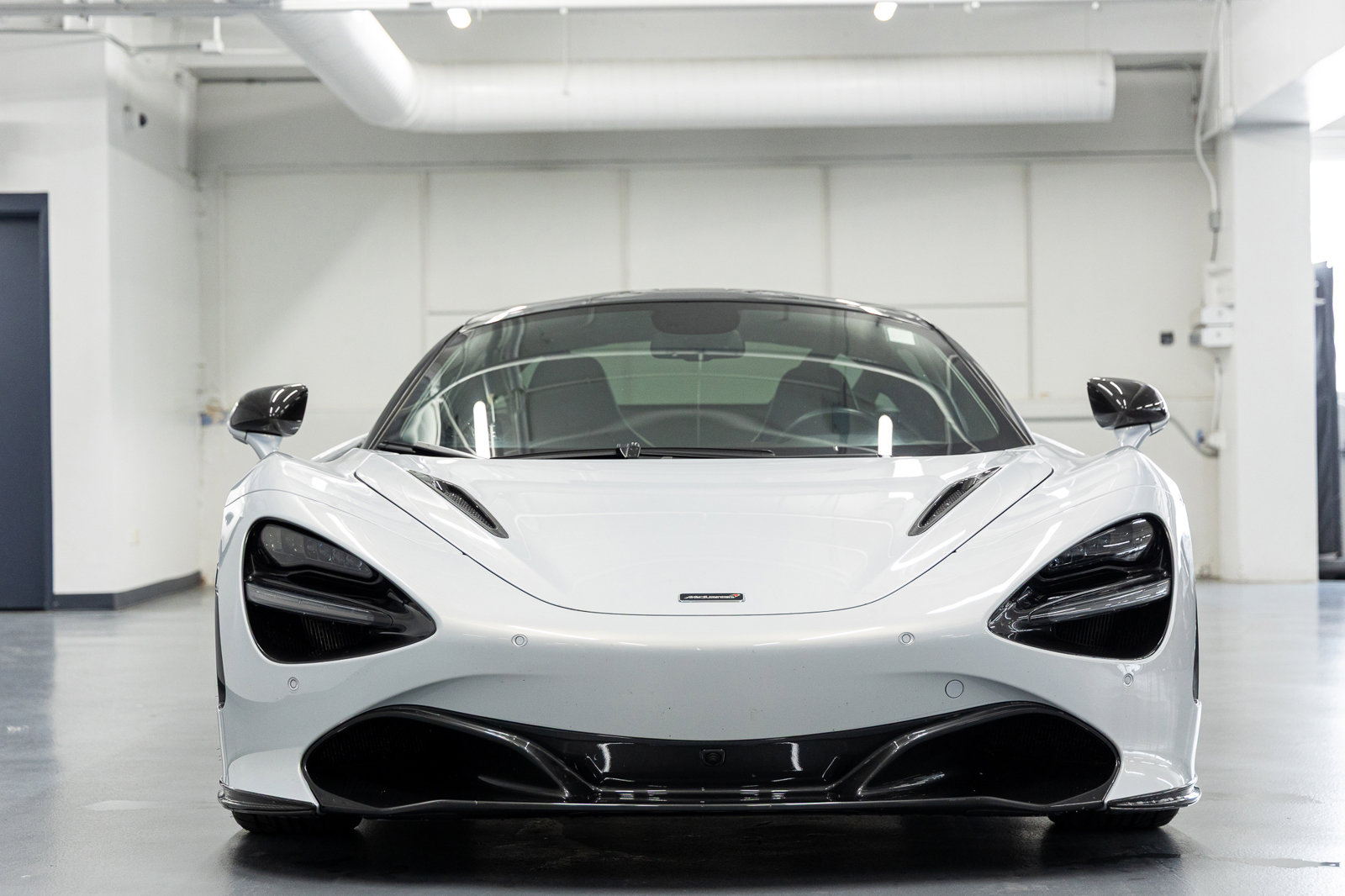 Used 2018 McLaren 720S photo 10
