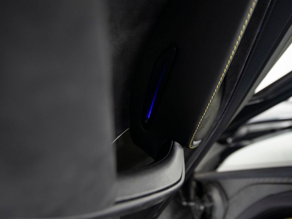 Used 2018 McLaren 720S Performance photo 15