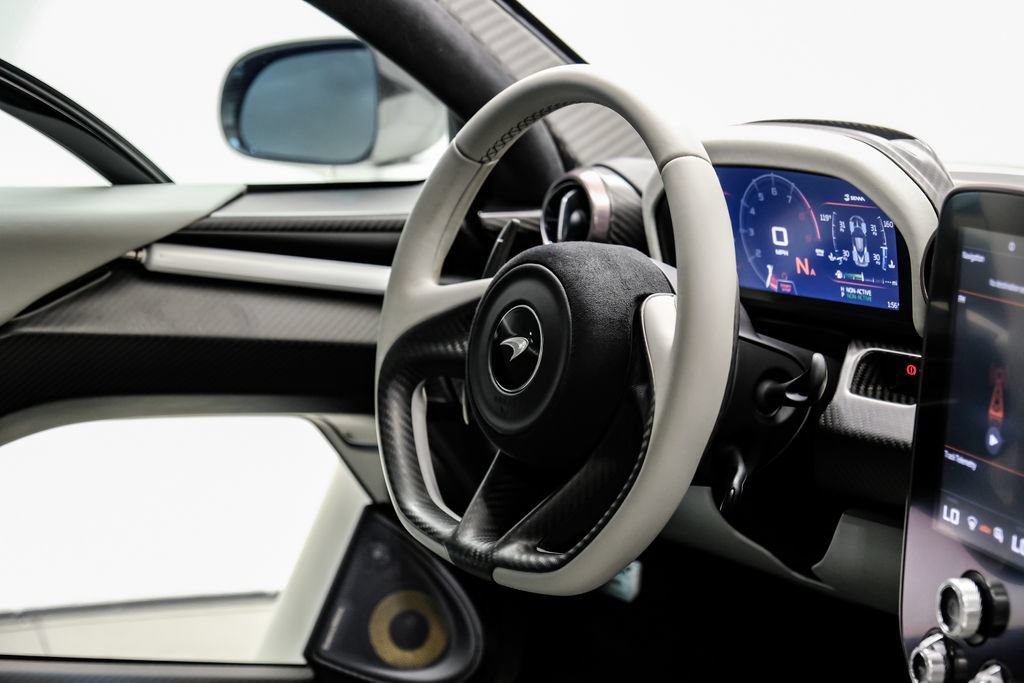 Used 2019 McLaren Senna photo 17