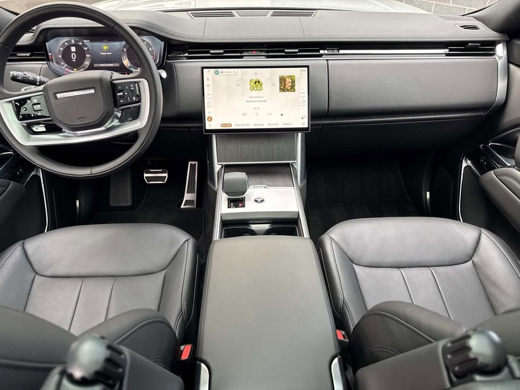 2025 Land Rover Range Rover Long Wheelbase SE