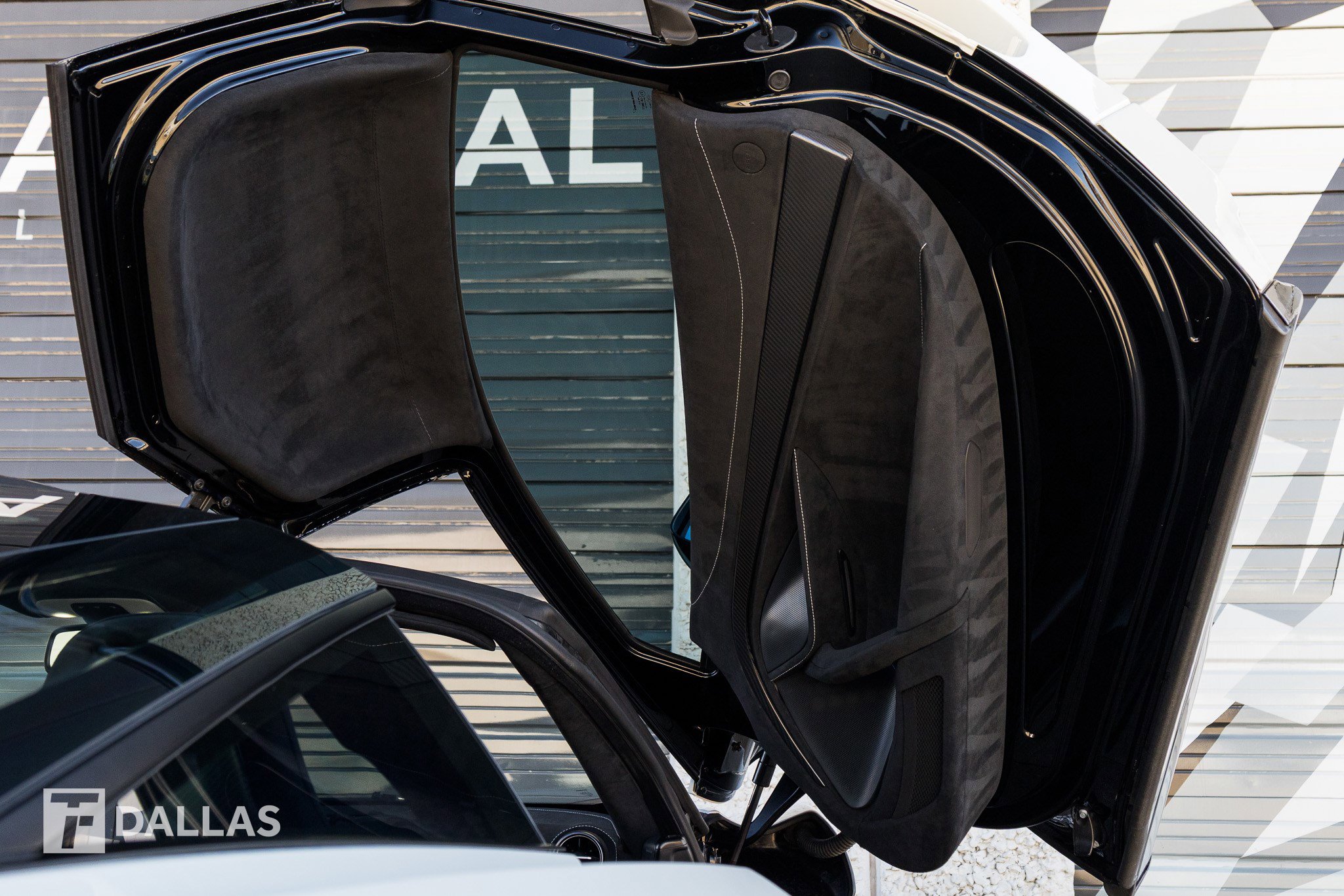 Used 2021 McLaren 765LT photo 34