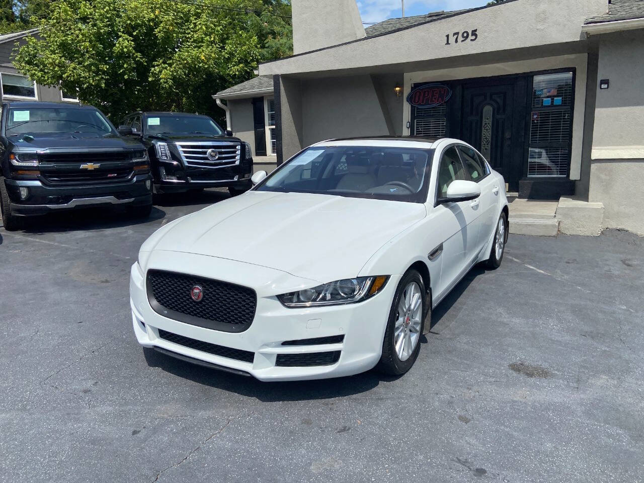 2018 Jaguar XE Premium