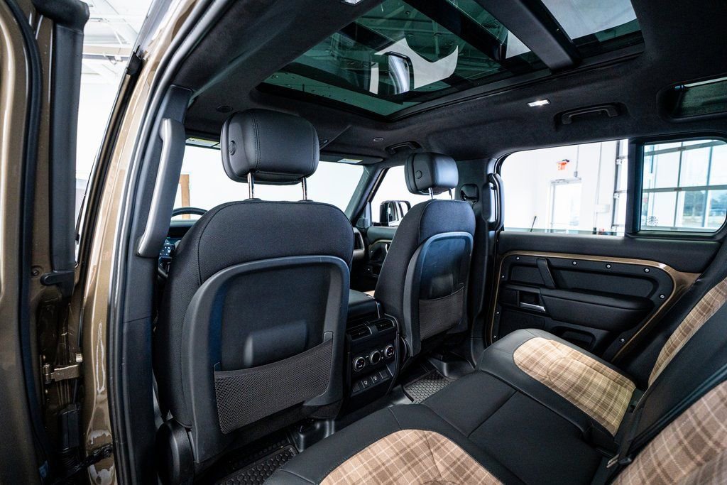 2025 Land Rover Defender 110 X