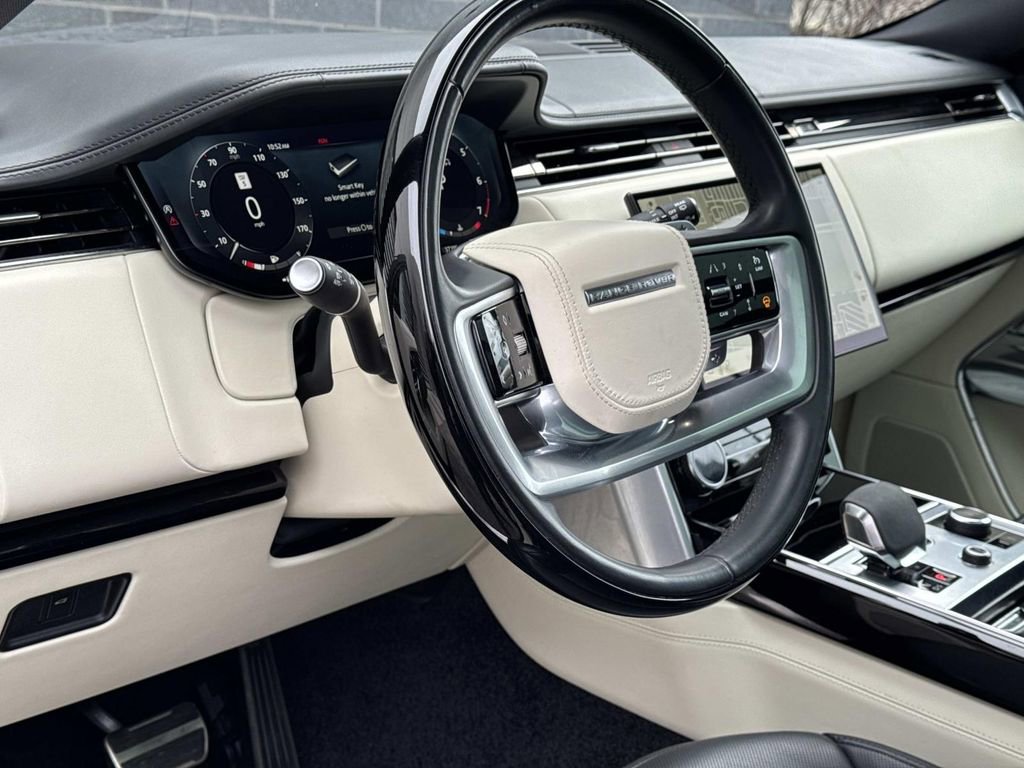 2023 Land Rover Range Rover SE