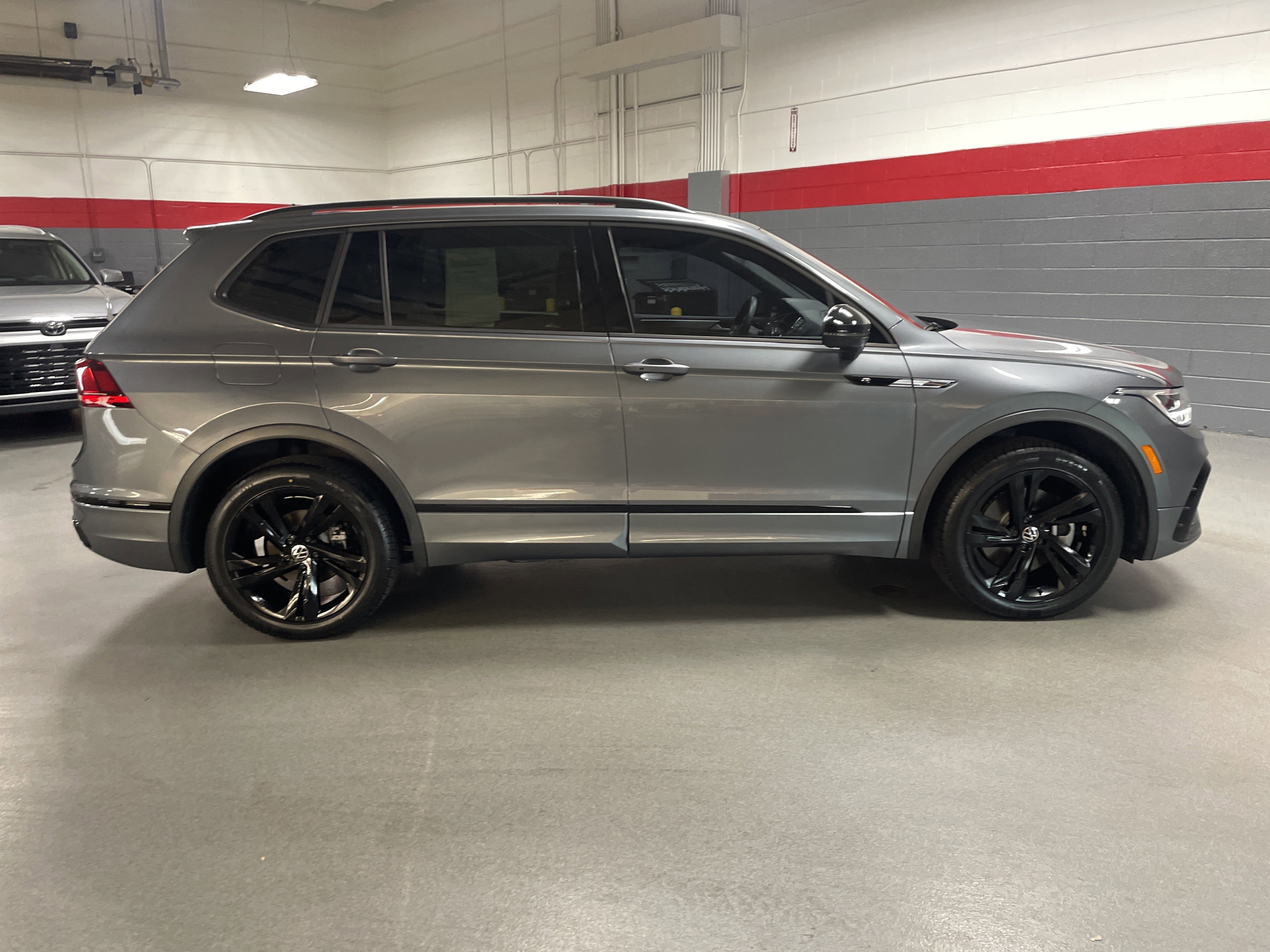 2023 Volkswagen Tiguan SE R-Line