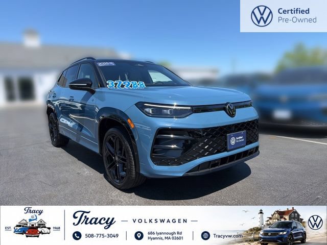 Certified 2025 Volkswagen Tiguan SE R-Line