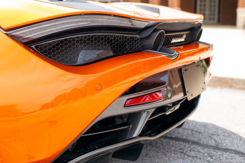 Used 2018 McLaren 720S Performance photo 25