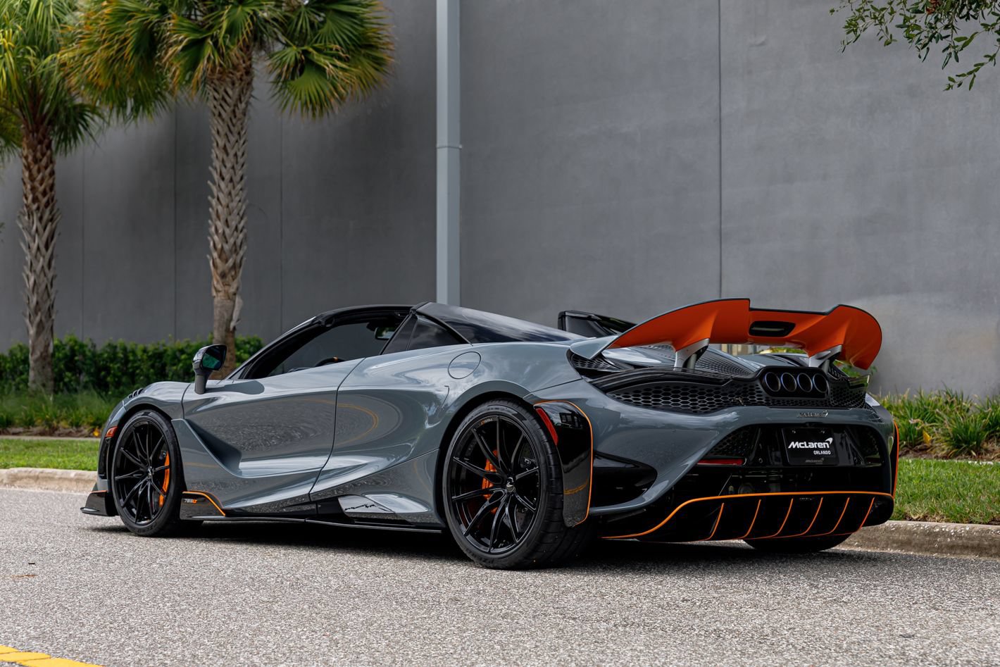 Used 2022 McLaren 765LT photo 33