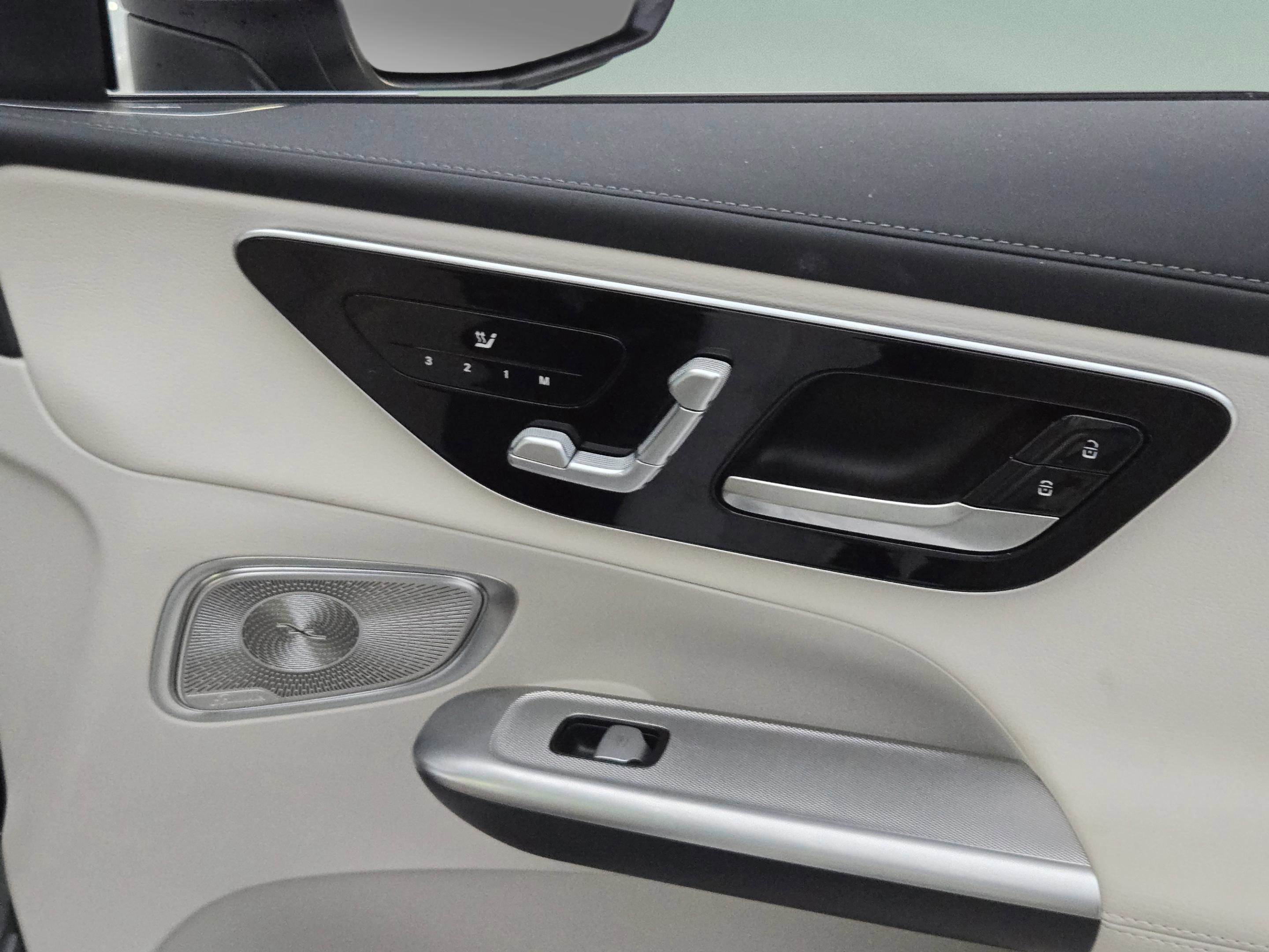 2024 Mercedes-Benz GLC 300