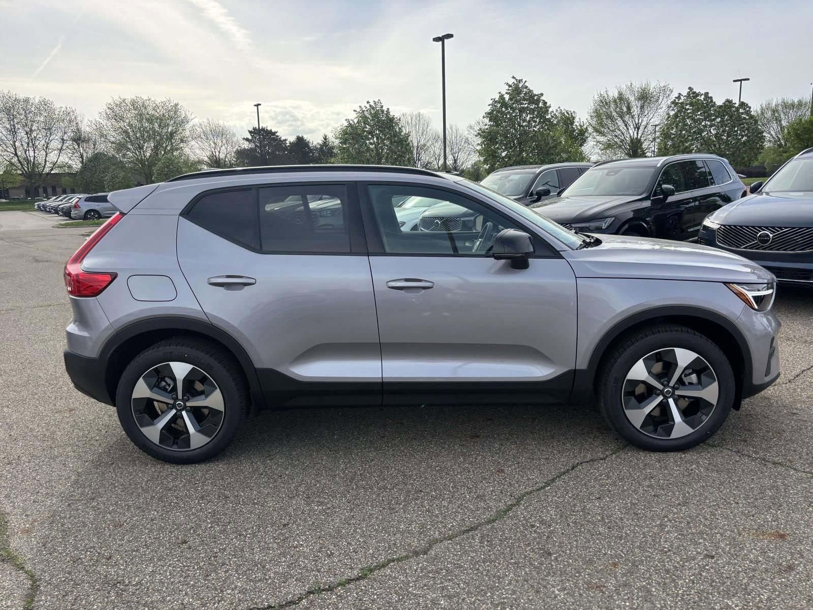 2026 Volvo Xc40 B5 Core