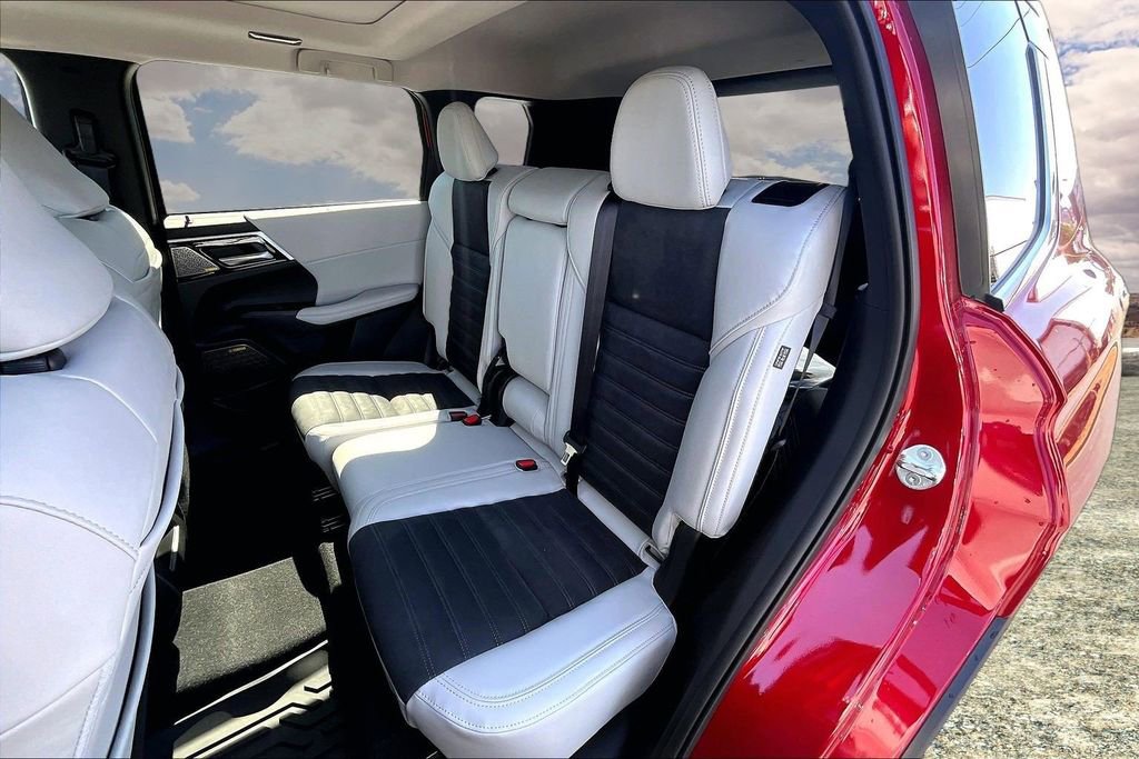 2026 Mitsubishi Outlander FWD