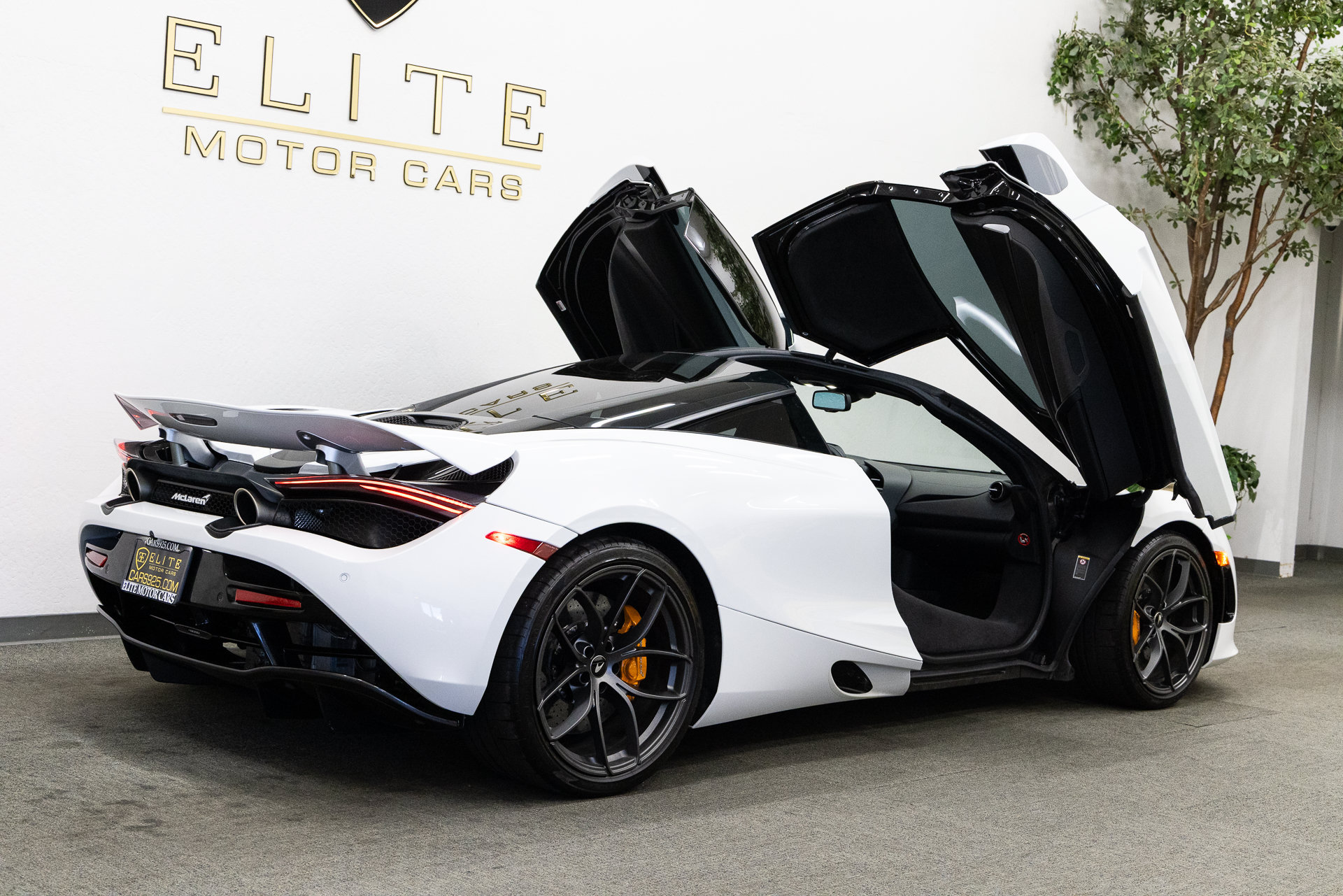Used 2019 McLaren 720S Luxury photo 21