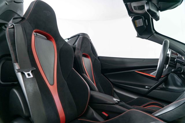 Used 2021 McLaren 720S Performance photo 25