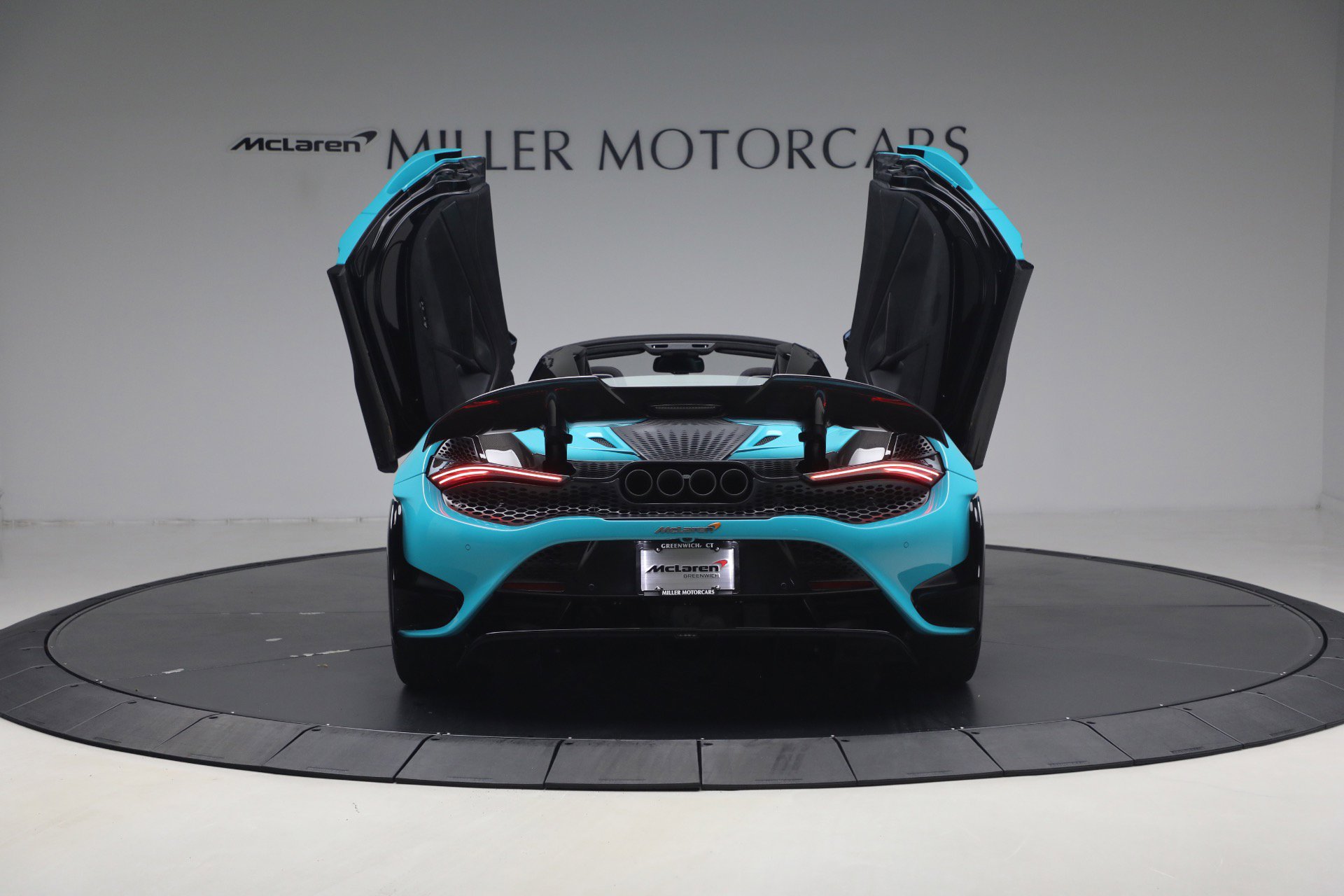 Used 2022 McLaren 765LT photo 17