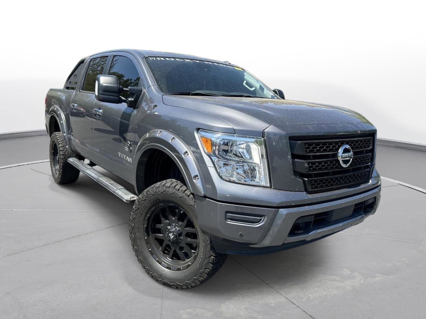2021 Nissan Titan SV