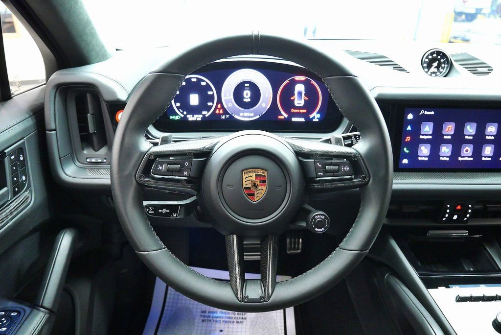 2025 Porsche Cayenne GTS