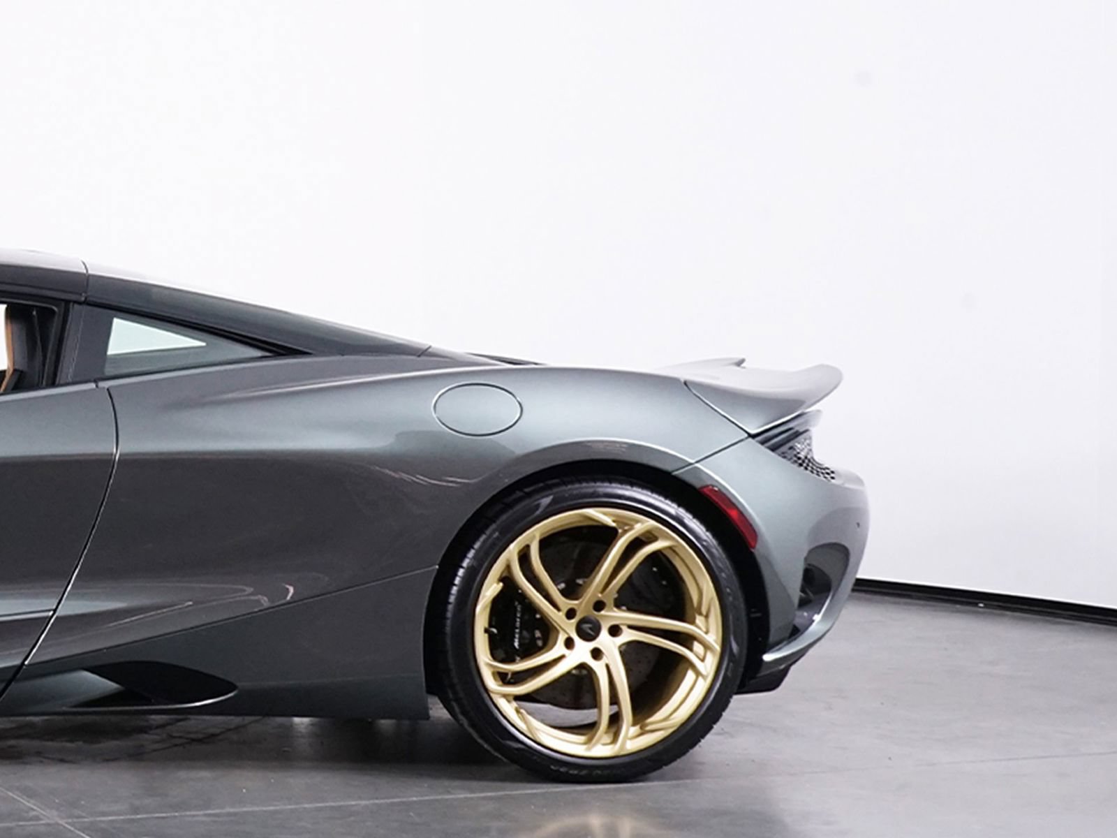 New 2026 McLaren 750S photo 14