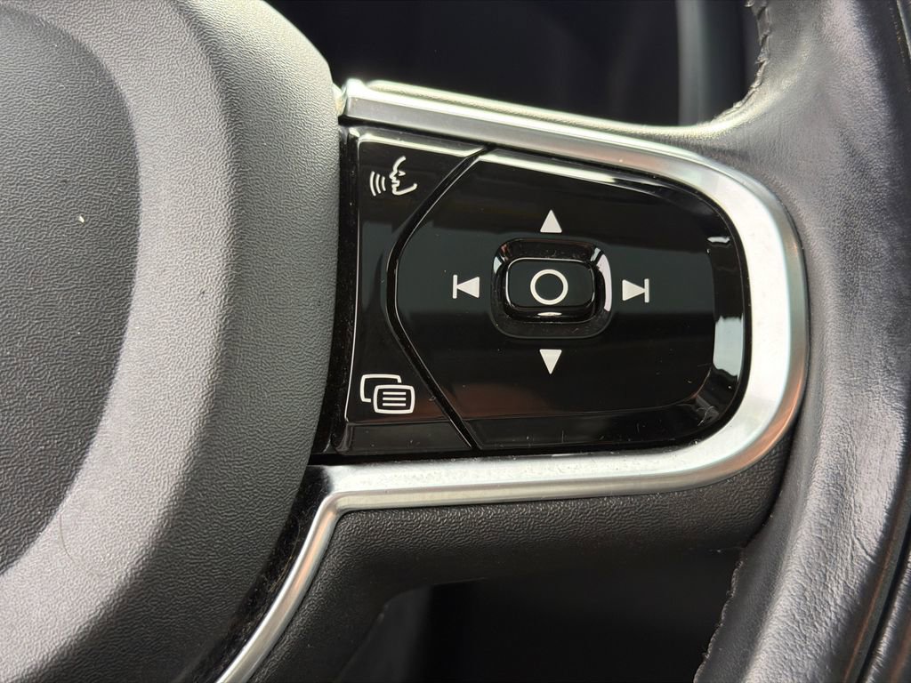 2017 Volvo S90 T6 Momentum