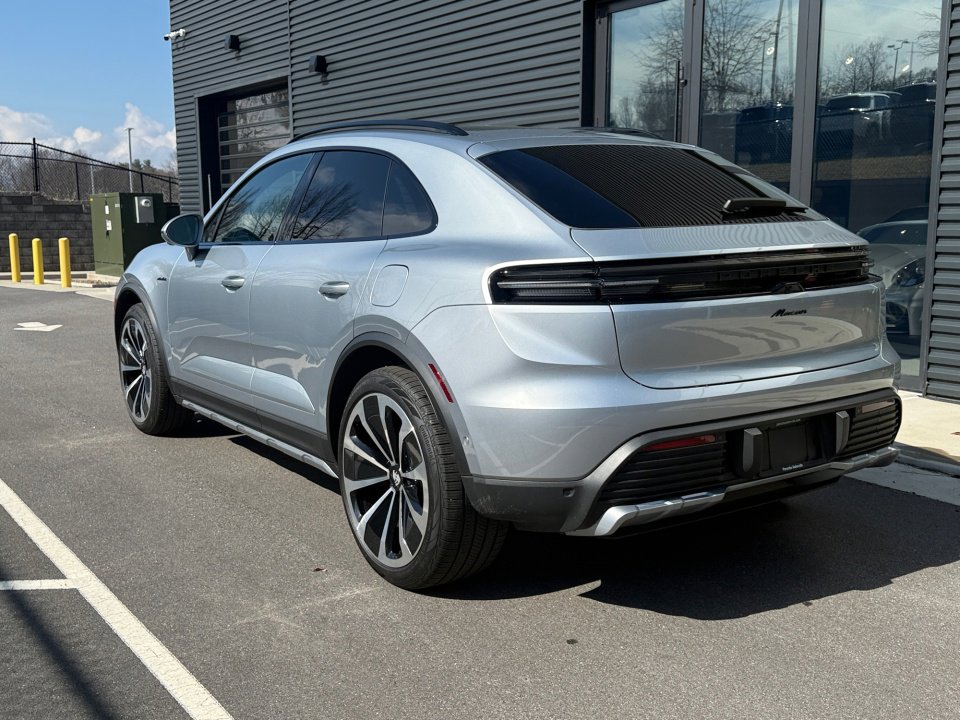 2025 Porsche Macan Electric