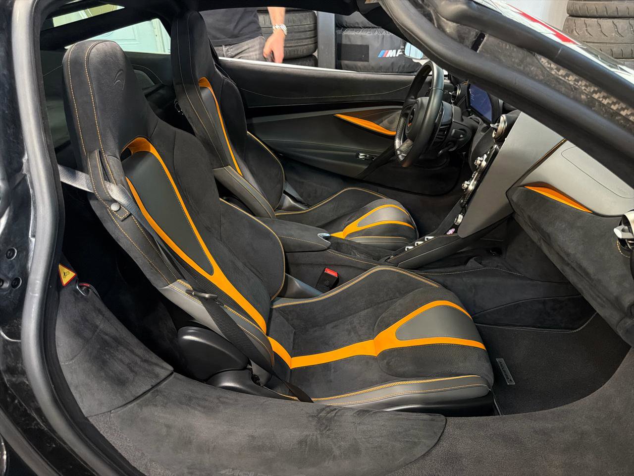 Used 2019 McLaren 720S Performance photo 25