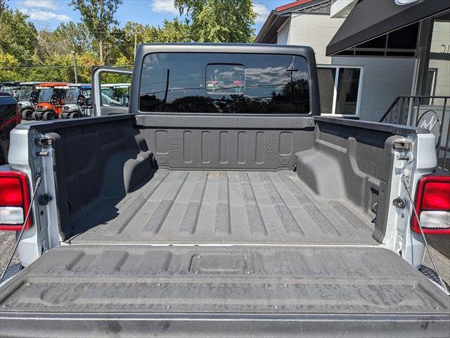 2023 Jeep Gladiator Sport