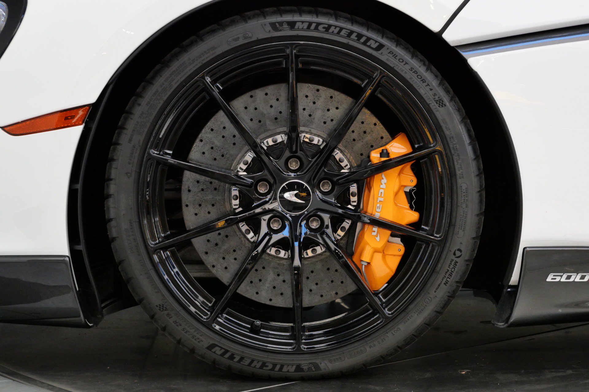 Used 2019 McLaren 600LT photo 9